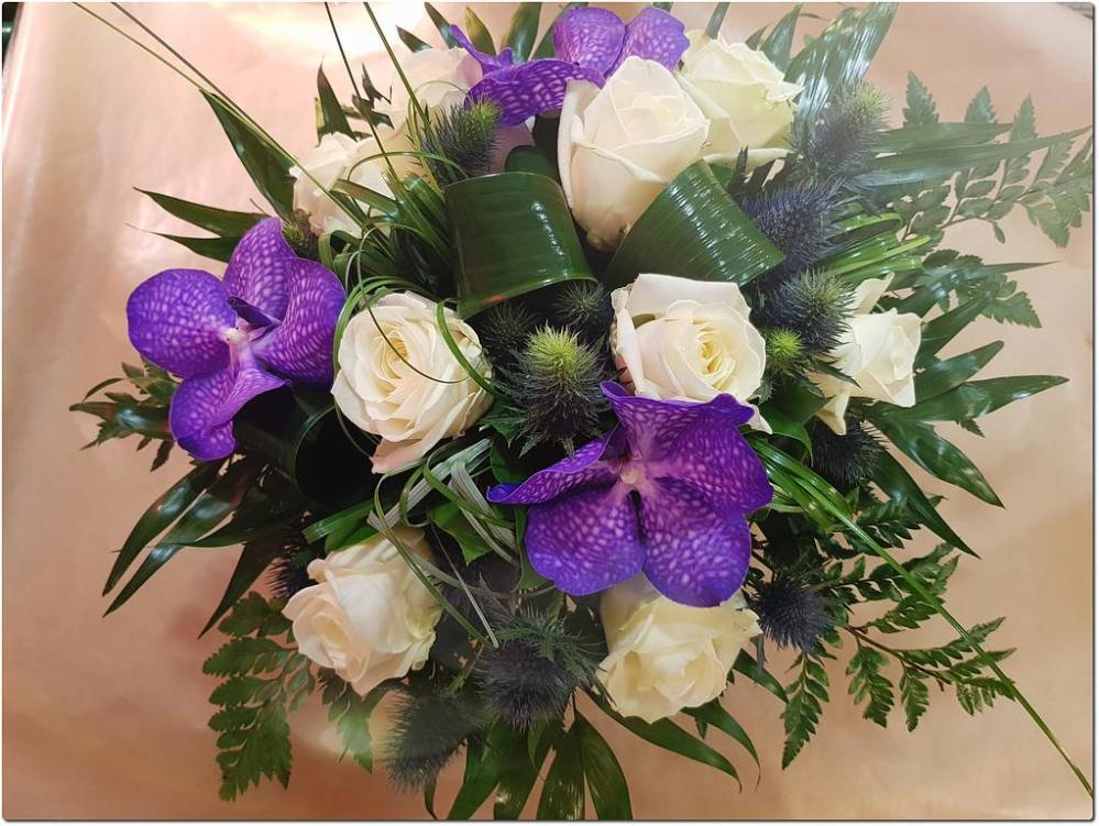 bouquet-violet-blanc-l'orchidee